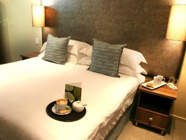 Hotel On The Park Durban Room photo